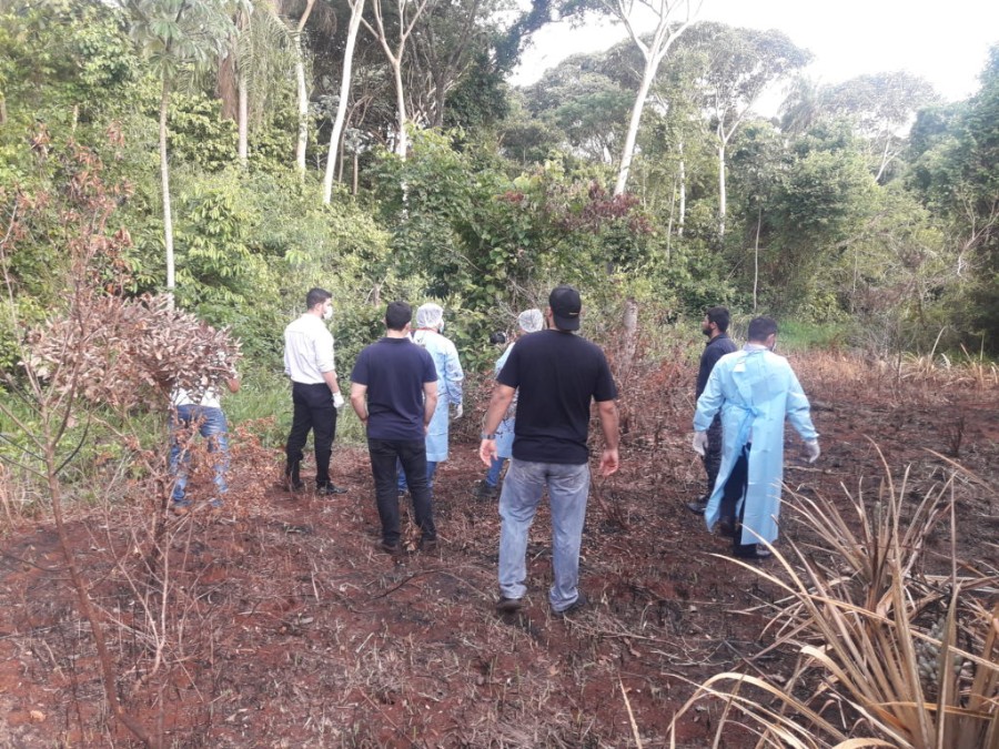 homem que brigou com pedreiro assassinado se apresenta em delegacia e fica preso