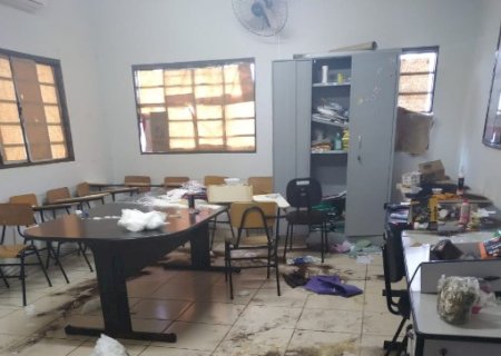 marginais destroem posto de saúde, furtam 4 computadores e botijão de gás