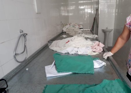 Bebê morto é achado em meio a lençóis sujos e com o corpo repleto de formigas em hospital, diz polícia