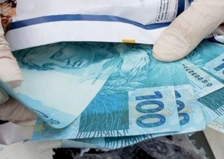 Envolvidos foram presos no momento em que recebiam a encomenda pelos Correios
