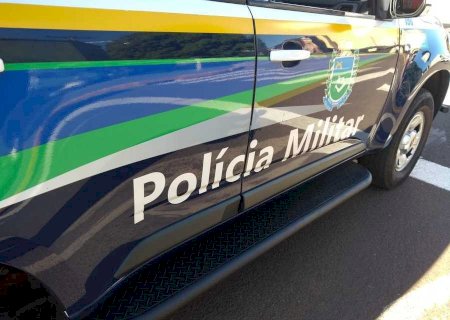 Homem é preso pela PM após ameaçar mulher com faca em Batayporã