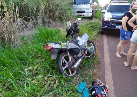 Deodapólis - Acidente de transito entre caminhonete e moto deixa uma vitima com ferimentos graves.