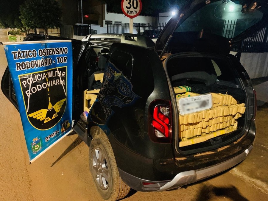 Após traficante desobedecer ordem de parada Polícia Militar Rodoviária apreende  753 kg de maconha