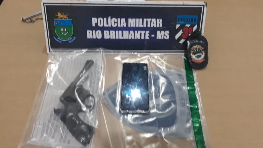 Suspeito de roubos usa o filho de seis anos para esconder revólver usado em crimes