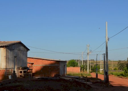 LEGISLAÇÃO IMPEDE PREFEITURA DE NOVO HORIZONTE DO SUL DE REALIZAR A INSTALAÇÃO DE ILUMINAÇÃO PÚBLICA NO BAIRRO NOVO HABITAR