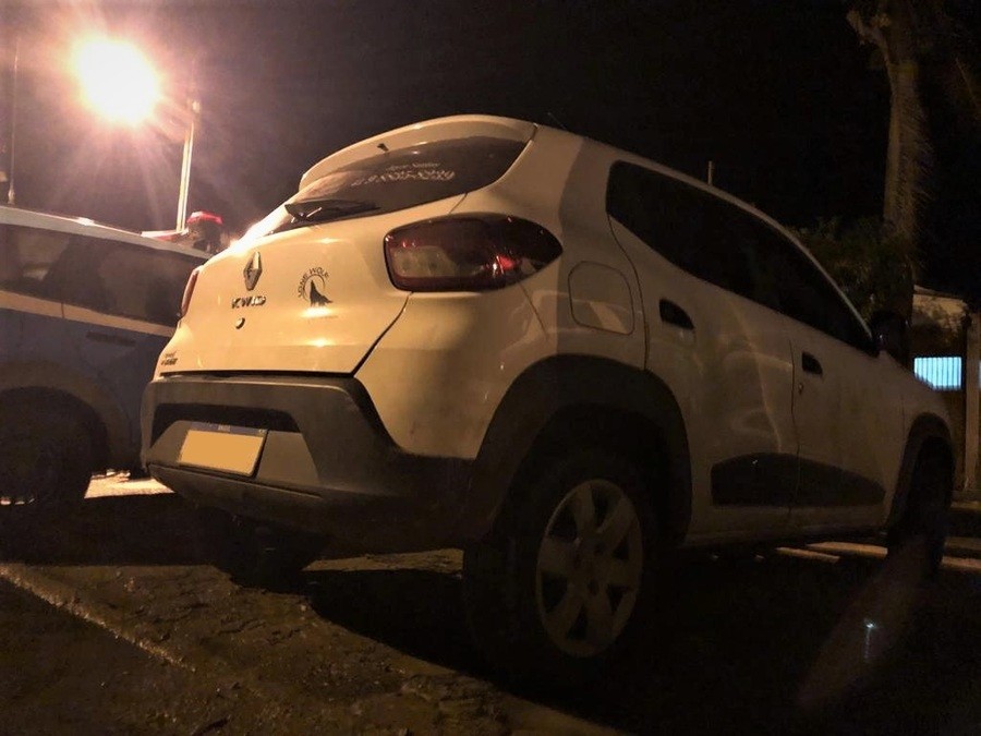 Batayporã - Em Ação conjunta, Polícia Militar de Mato Grosso do Sul através dos Pelotões de Anaurilândia e Batayporã com apoio da PMESP, recupera veículo tomado de Assalto no interior do Estado de São Paulo.