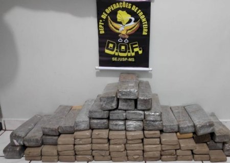 Veículo que seguia para São Paulo com mais de 50 quilos de maconha foi apreendido pelo DOF
