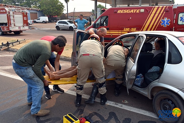 Colisão entre dois veículos deixa 4 feridos na BR-163