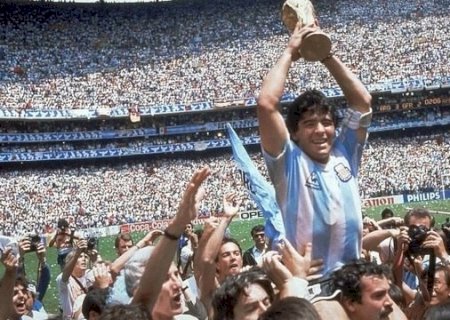 Morre o mito Diego Maradona, maior ídolo do futebol argentino