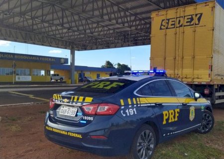 Caminhão 'dos Correios' é interceptado com R$ 4 milhões em mercadoria sem origem comprovada