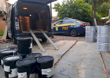 PRF apreende produtos químicos utilizados no refino da cocaína e prende 14 pessoas
