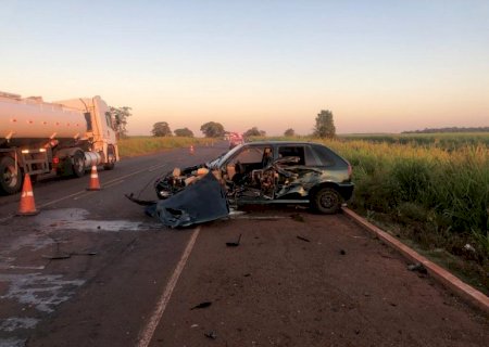 Acidente envolvendo carreta e veículo de passeio foi registrado na BR 267, em Nova Alvorada do Sul