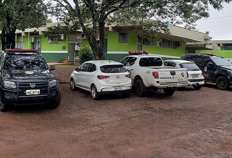 Ataque em conveniência termina com duas mulheres esfaqueadas