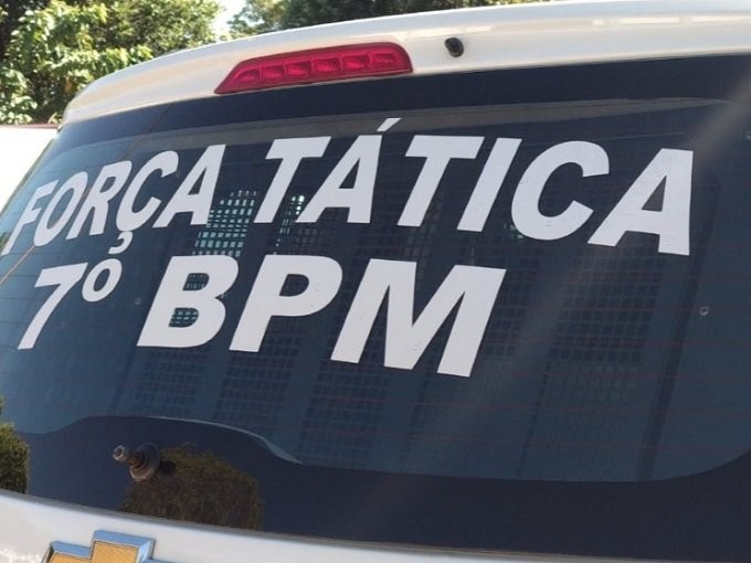 Após denúncia, policiais encontram crianças se alimentando de fezes e vômito de cachorro