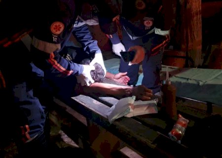 Homem é agredido na cabeça com barra de ferro