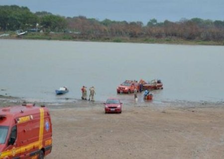 Embarcação em Corumbá naufraga e 7 pessoas estão desaparecidas, segundo Corpo de Bombeiros
