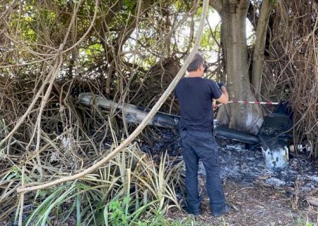 Cauda de helicóptero foi removida e incendiada após queda em MS