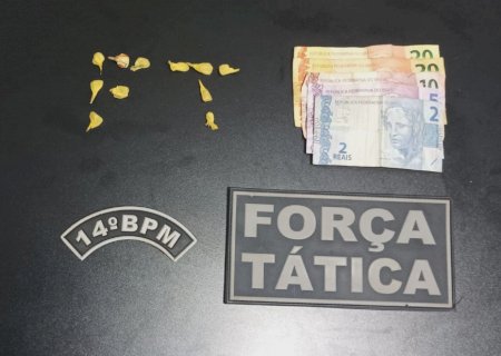 Policiais Militares da Força tática apreende menor por tráfico de Drogas durante a abordagem em Deodápolis.