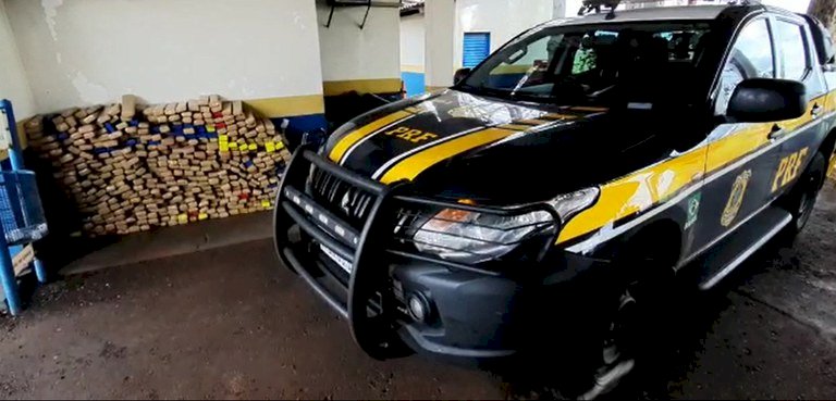 PRF e PMR apreendem 453 Kg de maconha em Batayporã