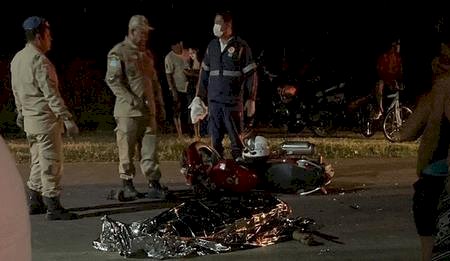 Homem morre e rapaz fica ferido em colisão entre motos em cidade no MS.