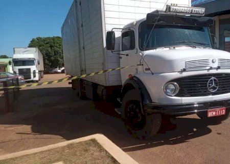 Motorista é encontrado morto dentro de caminhão em posto de combustível de MS