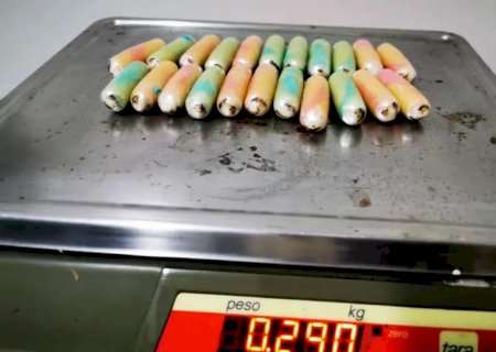 Jovens bolivianos são presos com 140 cápsulas de cocaína no estômago