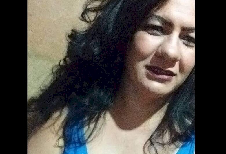 Mulher encontrada morta com marcas de tiros tinha 44 anos