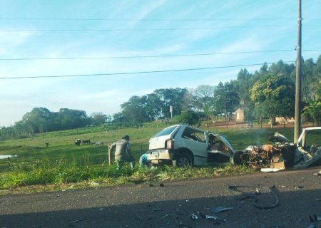 Deodápolis - Acidente entre caminhão e Fiat Uno na MS-276 deixa uma vitima fatal.