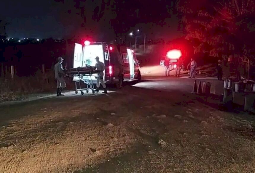 Rapaz é atingido a tiros na saída para Dourados, suspeito fugiu com arma do crime