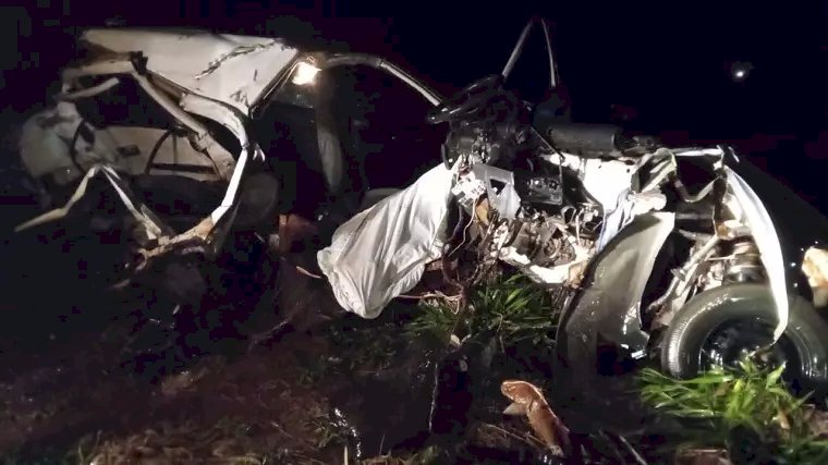 Acidente com dois veículos em Ponta Porã mata duas pessoas .