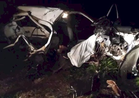Acidente com dois veículos em Ponta Porã mata duas pessoas .