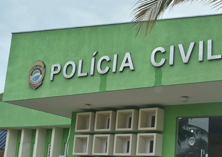 Rapaz atira contra homem em bar, mas acaba atingindo perna de idosa