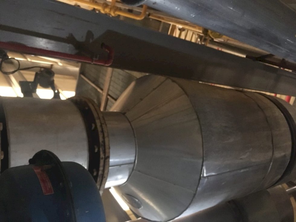 Gama Equipamentos Industriais tem a venda uma coluna com recheio que trabalha com entrada de óleo mineral quente.