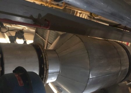 Gama Equipamentos Industriais tem a venda uma coluna com recheio que trabalha com entrada de óleo mineral quente.