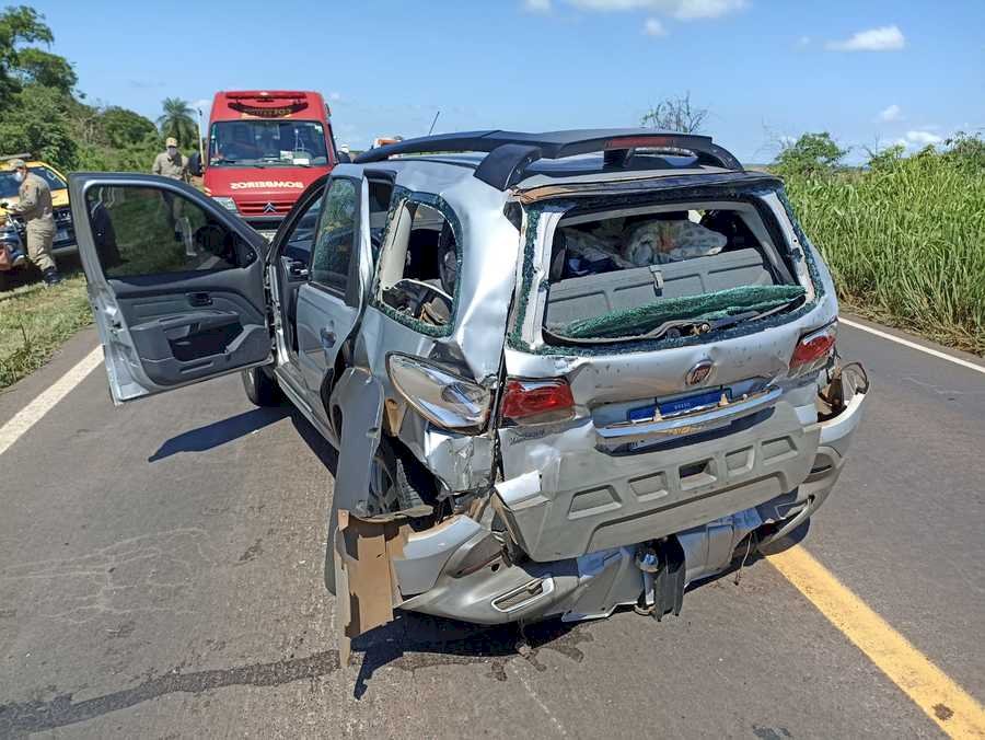 Carreta atinge carro de passeio na rodovia MS-276, entre Batayporã e Anaurilândia
