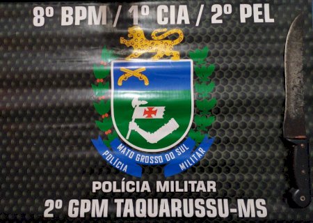 Polícia Militar conduz homem para a delegacia por porte de arma branca e ameaça em Taquarussu