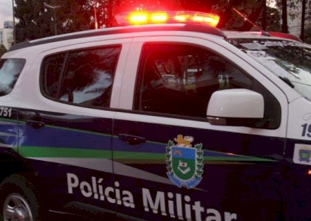 Alcoolizado homem invade residência e esfaqueia ex-mulher e o filho ‘especial’ em Dourados.