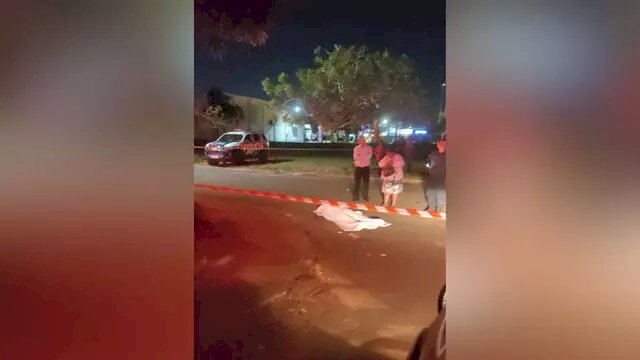 Jovem de 21 anos é encontrado morto com sinais de violência .