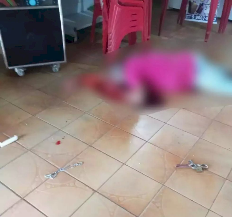 Idoso é morto a tiro pelo filho depois de briga em bar.