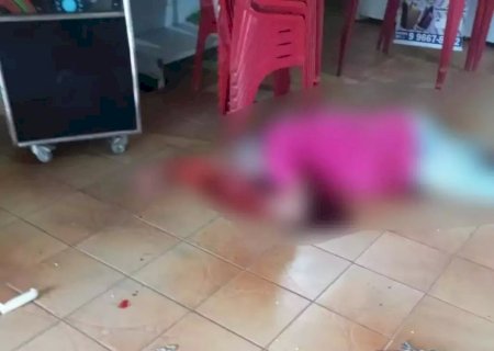 Idoso é morto a tiro pelo filho depois de briga em bar.