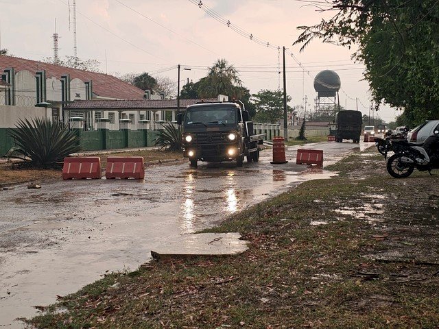 Militar do Exército morre durante salto de paraquedas em treinamento em MS