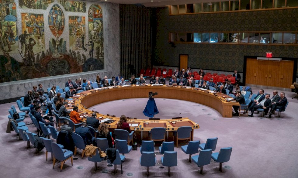 Conselho de Segurança da ONU rejeita proposta da Rússia sobre guerra.