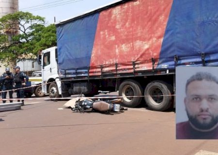 Caminhão invade preferencial e mata motociclista de 29 anos em Dourados