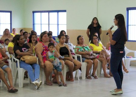 Em ‘Tarde Rosa’, mulheres recebem informações sobre autocuidado feminino