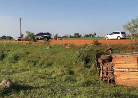 Após perda de controle, carro capota e condutor morre em Taquarussu
