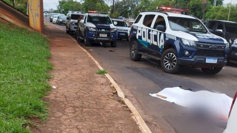 Homem morre após cair de pontilhão e ser atropelado por carro na capital do MS
