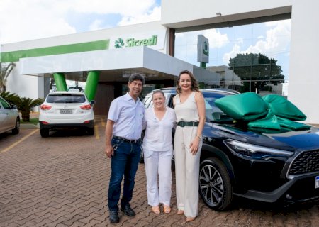 Associada de Ponta Porã é a ganhadora do automóvel 0km da campanha Poupar e Investir é para Todos da Sicredi Centro-Sul MS-BA
