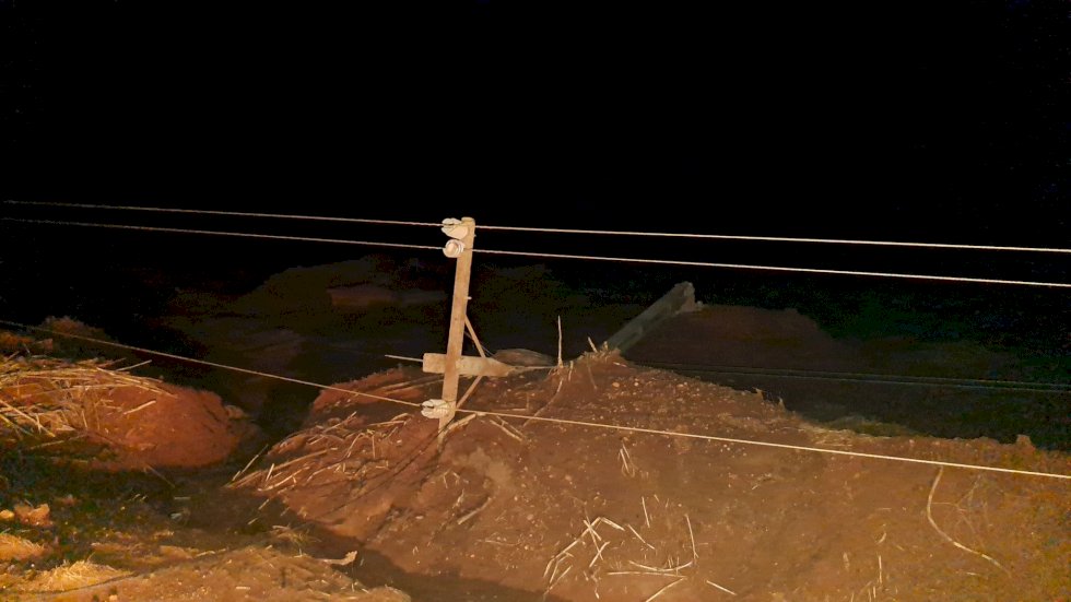 Forte vendaval derruba vários poste de alta tensão e várias arvores na MS-145