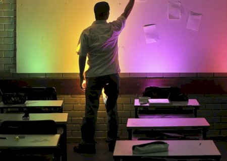 Lei garante a professores plano de carreira e jornada reduzida