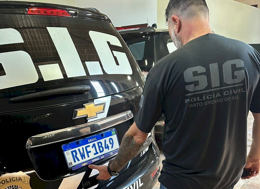 NOVA ANDRADINA - Policia Civil identifica individuo que subtraiu roupas em lojas